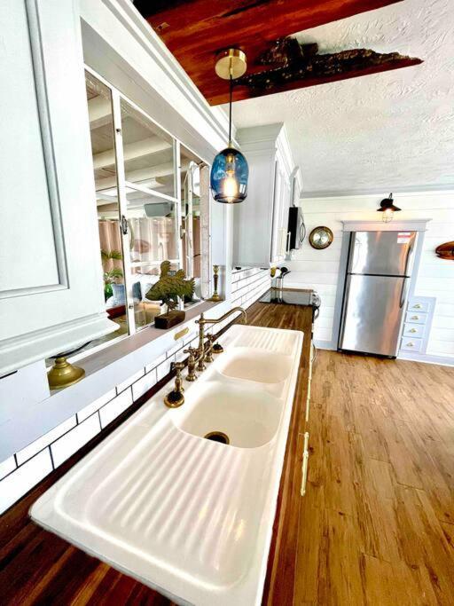 The Spotted Tail Villa Hackberry Exterior photo